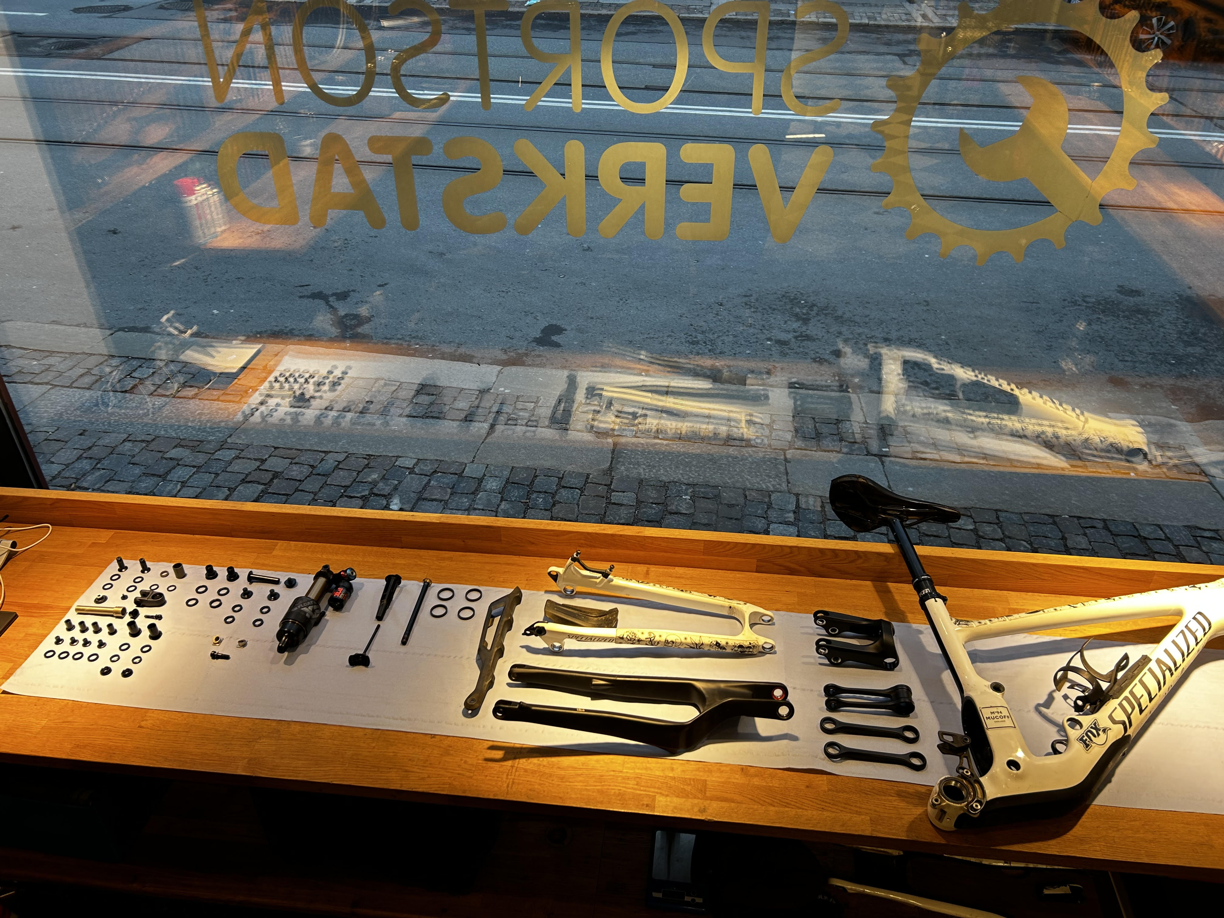 Specialized Enduro Service Components